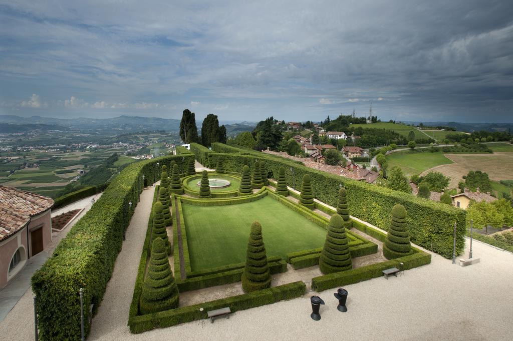 Castello Di Guarene Hotel Exterior photo