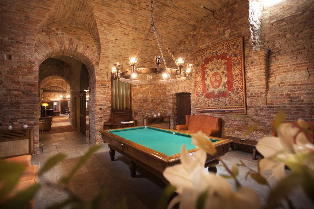 Castello Di Guarene Hotel Exterior photo