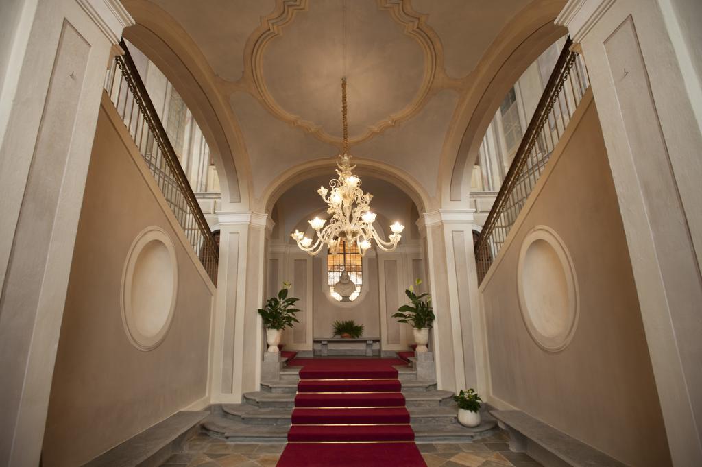 Castello Di Guarene Hotel Exterior photo