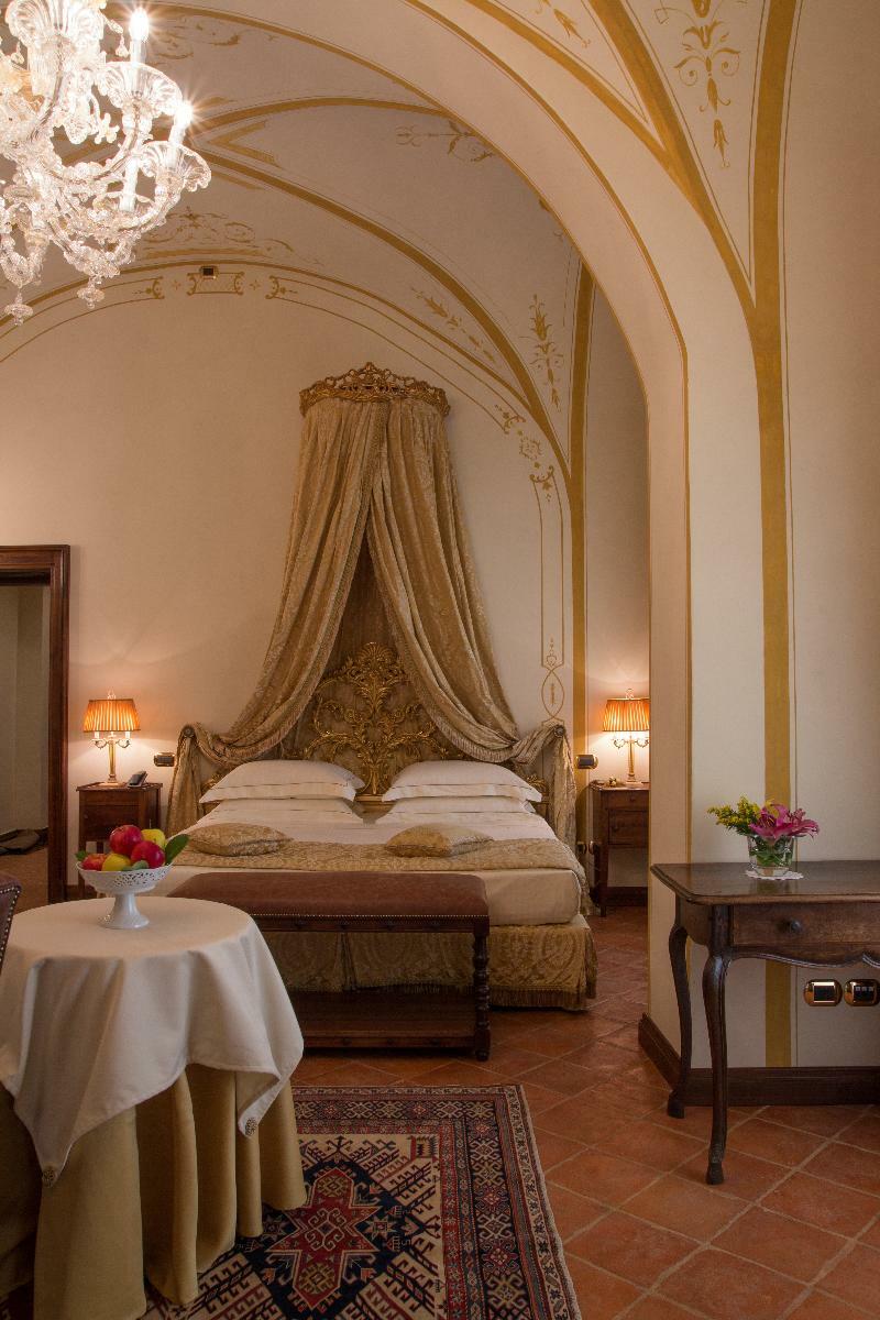 Castello Di Guarene Hotel Exterior photo